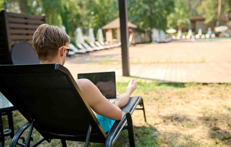 Dni wolne od pracy - urlopy pracownicze i zwolnienia